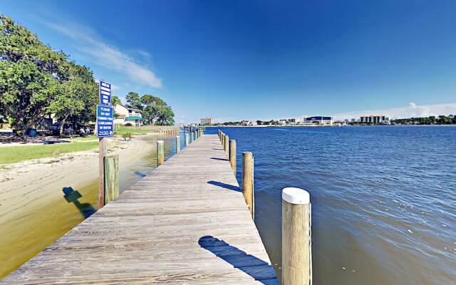 Tropical Retreat Double Gate - 4 Br Home