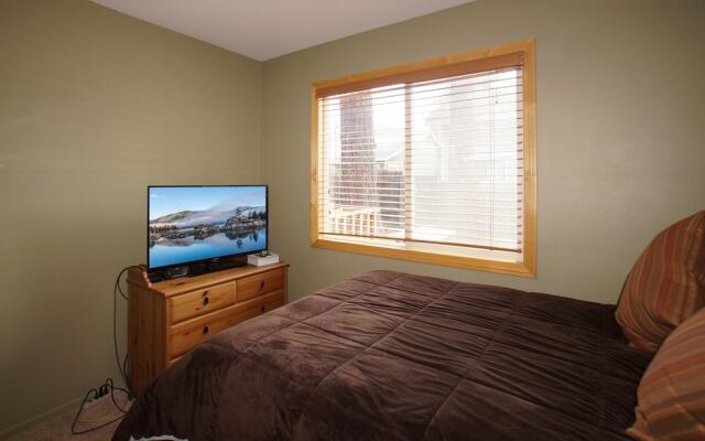Ski and Tee Cabin