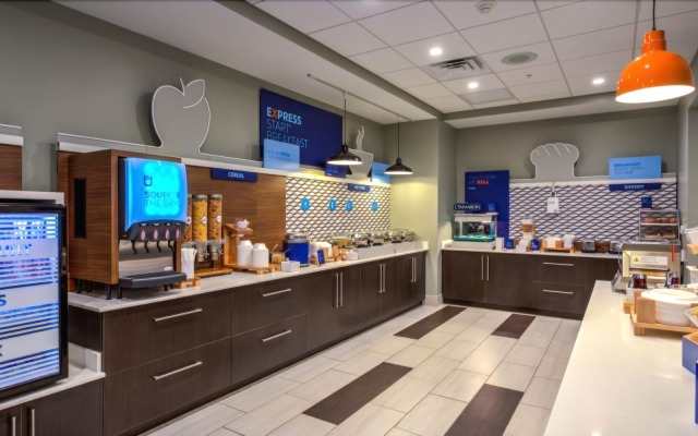 Holiday Inn Express & Suites Reedsville - State Coll Area by IHG