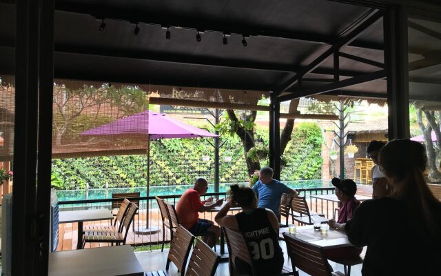 Zoneland Apartments - Tropical Forest Mountain View - Hostel