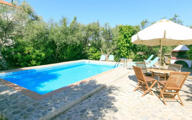 Villa Nineta in Tavronitis