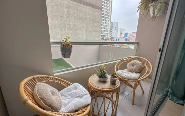 405 - Céntrico departamento en Lima