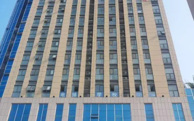 Weinan Takenianhua Theme Apartment