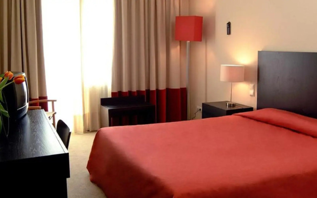 Carcavelos Beach Hotel