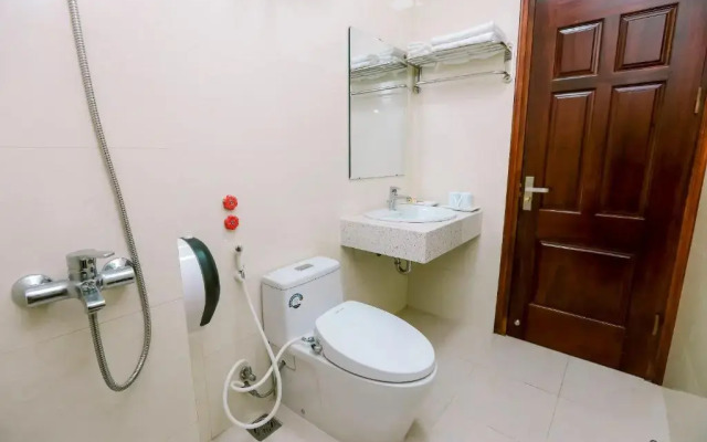 Manarola Hotel by OYO Rooms