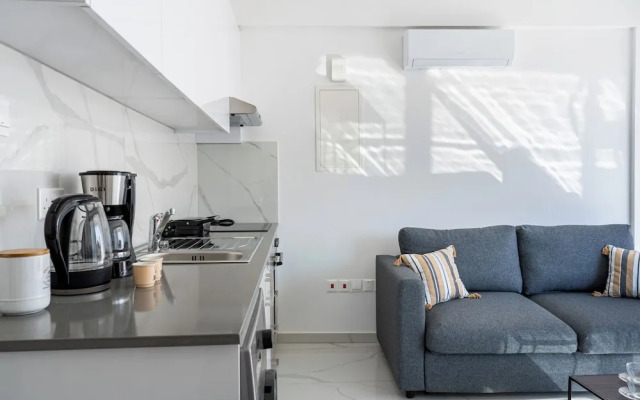 Rosemont Studio With Balcony in Larnaca
