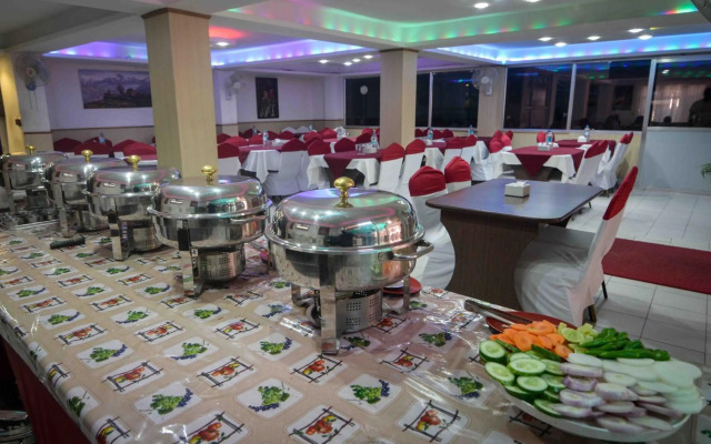 OYO 789 Hotel Shivam Plaza