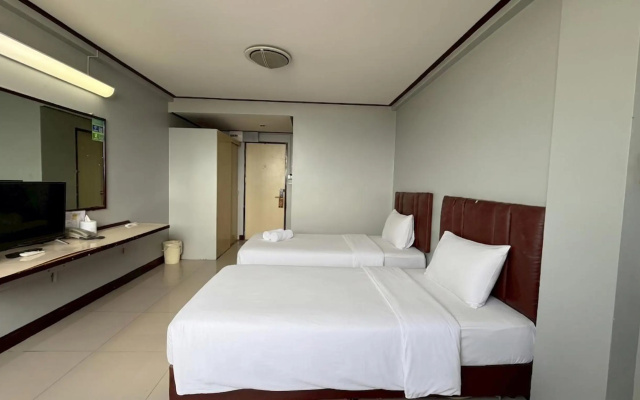 Happyland Mansion – Guest Rooms – Bangkok