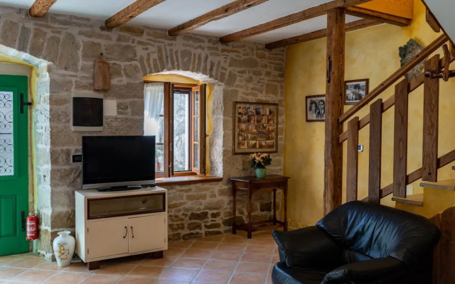 Comfortable Holiday Home With Pool