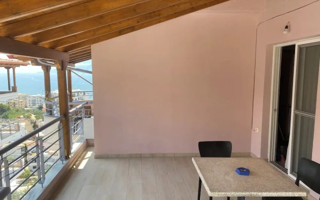 Room-blue Breeze Side View Apartment