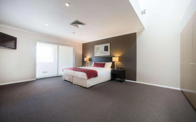 Ramada Hotel & Suites Sydney Cabramatta