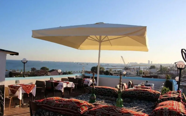 Ast Hotel
