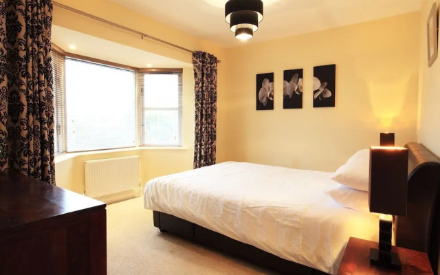 Ardmullen 4 bed Walnut