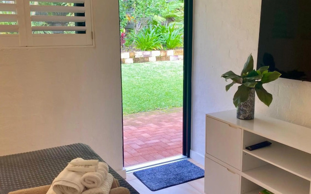 Bayona 1 Little Cove