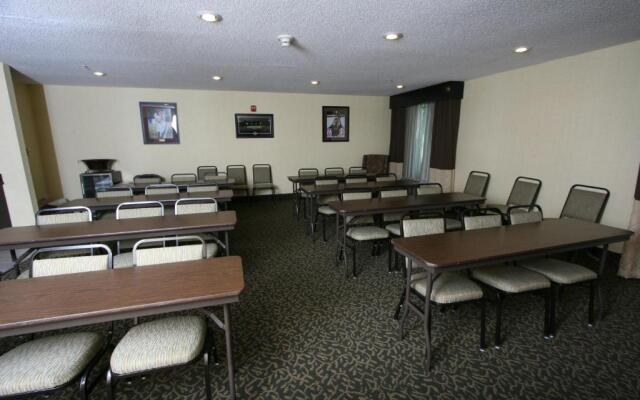 Country Inn & Suites by Radisson, Shelby, NC