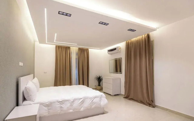 Host Prime Paradise Villa At Rehab City