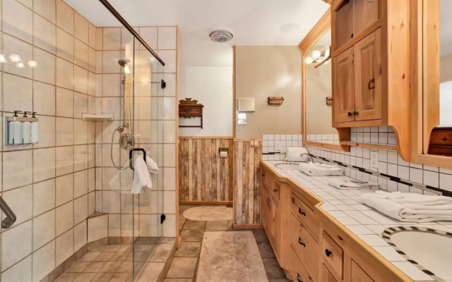 ONE Hundred Pines Ranch #2005