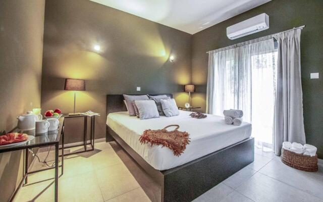 Protaras Art House Seviews
