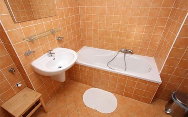 Apartments at the Golden Plough