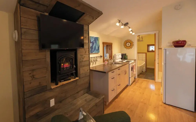 Downtown Whitehorse - Treehouse