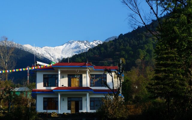 The Bunker Hostel - Dharamkot