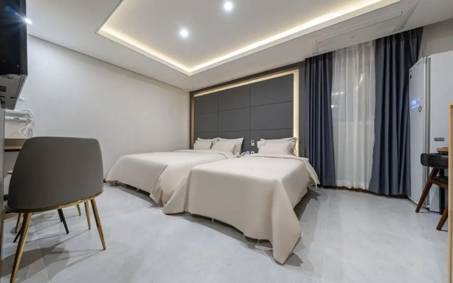 Yangju Latte Drive-in Hotel