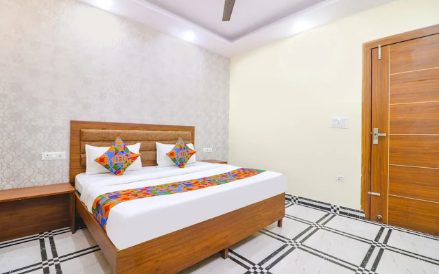 Fabhotel Starlight