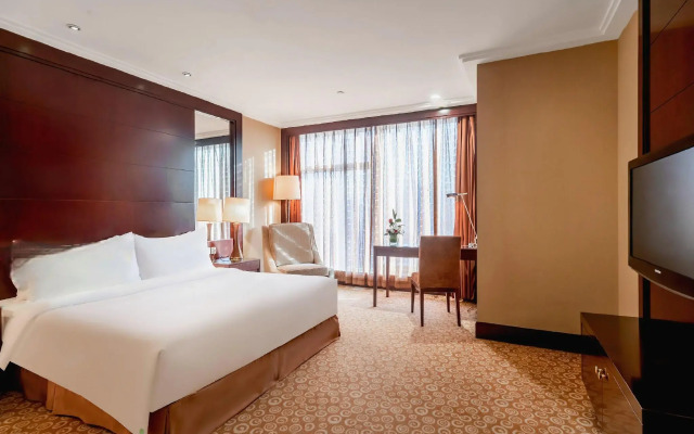 Golden Eagle Summit Hotel Downtown