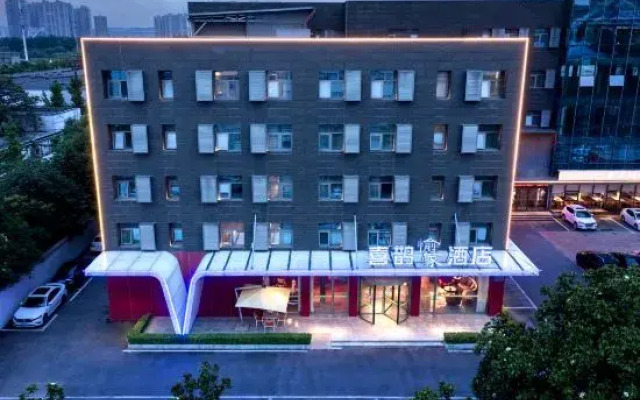 Magpie Hotel