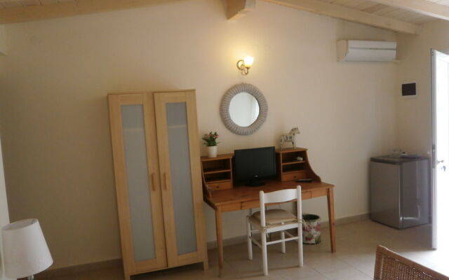 Sanidiamonds  APARTMENTS & STUDIOS