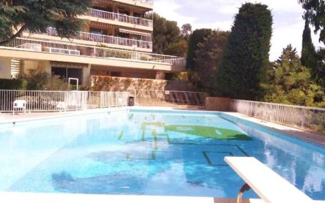 NICE- GAIRAUT - JARDIN PRIVE- GRAND F1 LUMINEUX-Piscine Collective