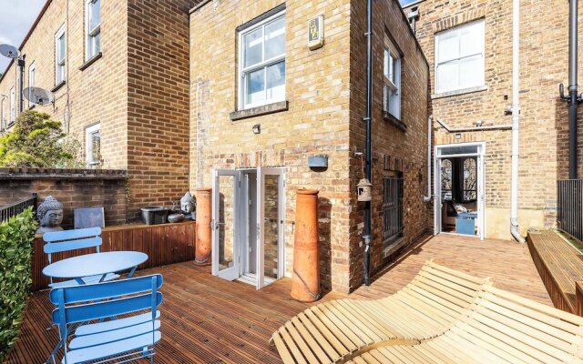 Charming Two Bed Maisonette in Notting Hill