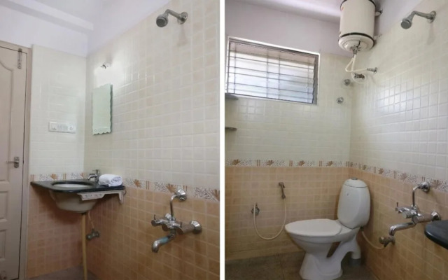 Hotel Sri Sai Comforts By OYO Rooms