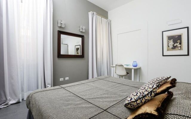 Spanish Steps Deluxe Apartment