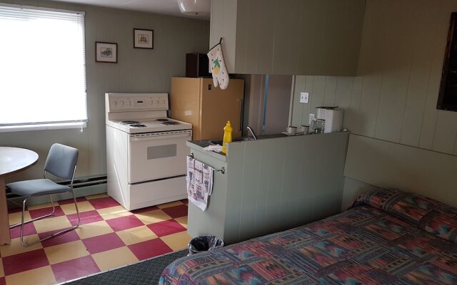 Deerview Lodge & Cabins - Princeton BC