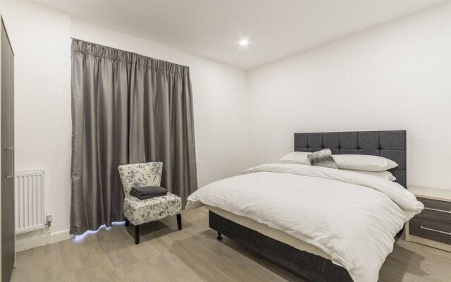 Canning Town Apartment - Hostel