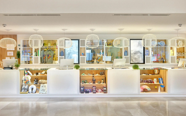 Отель INNSiDE by Melia Barcelona Apolo