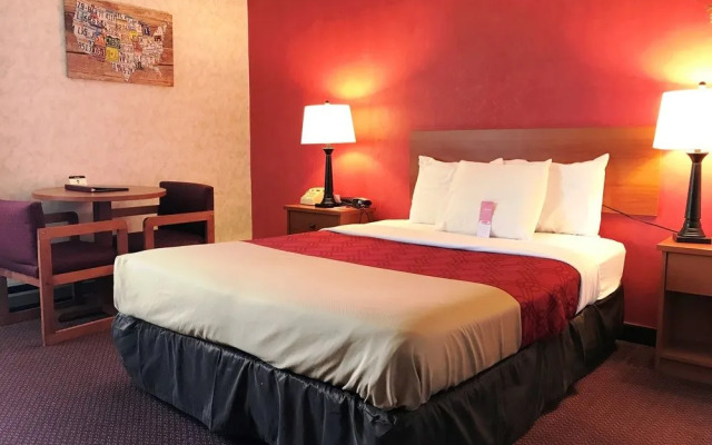 Econo Lodge Watertown