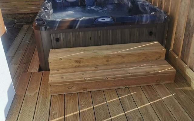 Beach House with Hot tub and Sauna