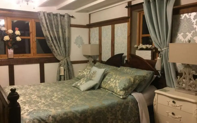 Dolweunydd Bed & Breakfast