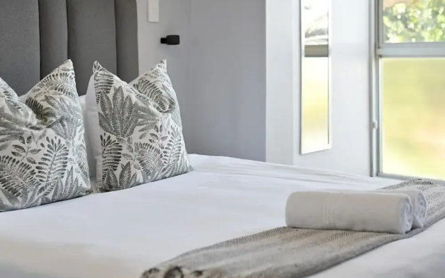 Modern Two Bed Central Green Point Stadium