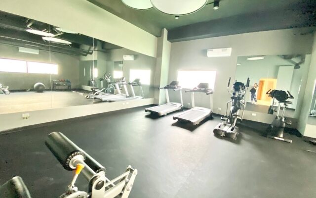 Luxury 1br , Pool, Gym, Close Agora Mall