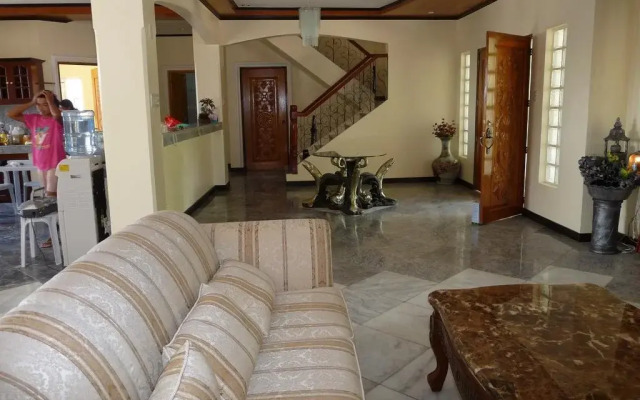 Blue Lagoon Bed & Breakfast