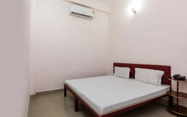 SPOT ON 48618 Vasundhara Gardens