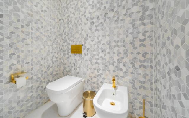 DXB - Five - 41208 - PJ