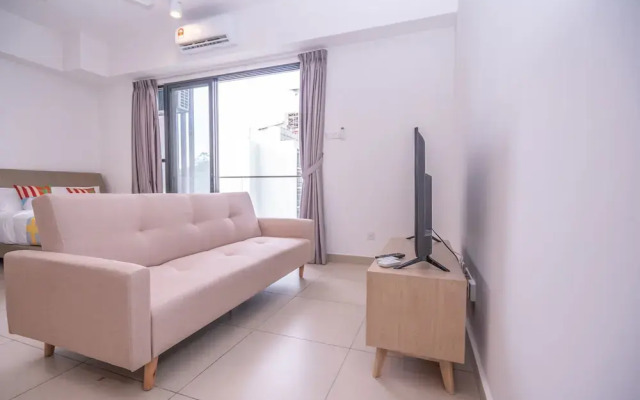 OYOHome 89448 Extraordinary Studio