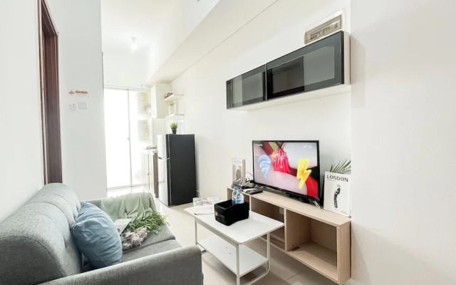 Standard 2Br Apartment At Vittoria Residence