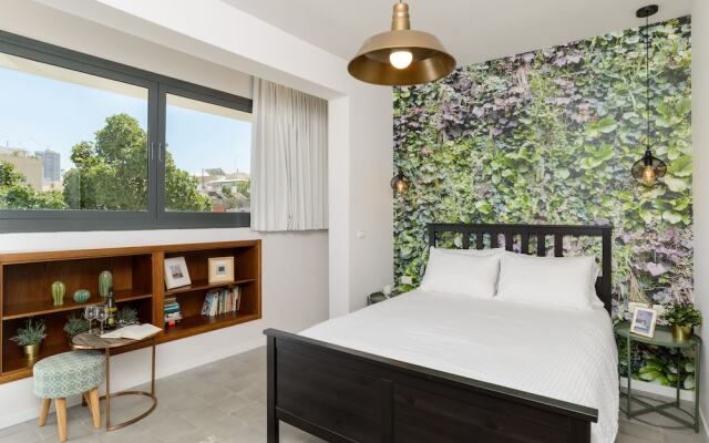 Ella Sr By Tlv2rent