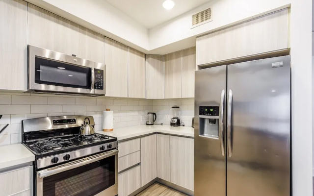Brand new 2 Bedroom Apartment on Hawthorn Ave Hollywood 2 Apts by RedAwning