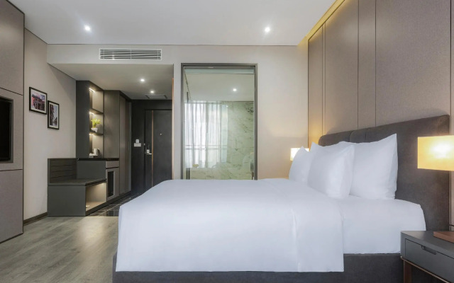 Le Sands Oceanfront Danang Hotel